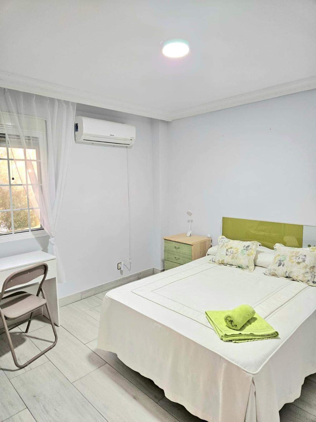 فندق Habitacion Privada A 15 Min De La Playa/Piso هويلفا المظهر الخارجي الصورة